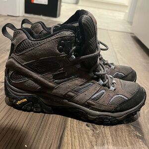 Women’s Merrell Hiking Boots - 7.5